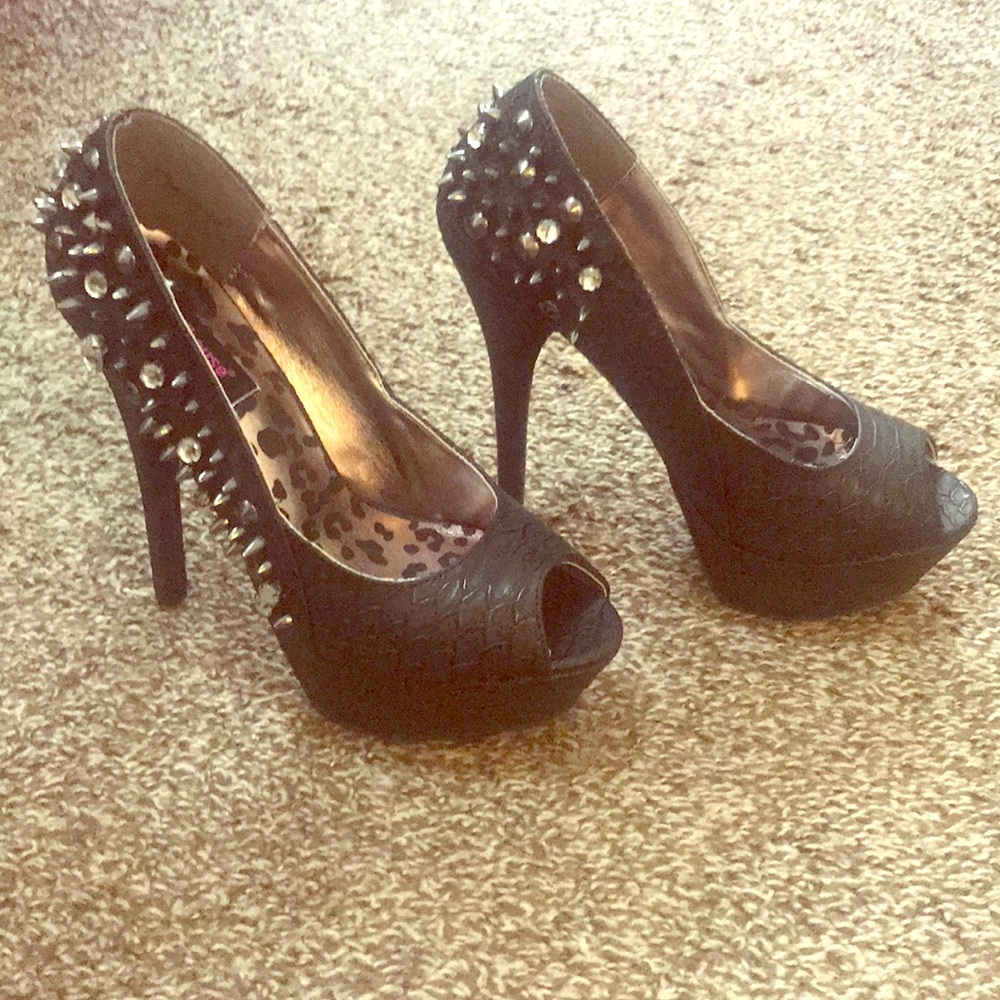 Rocker stilettos 👠